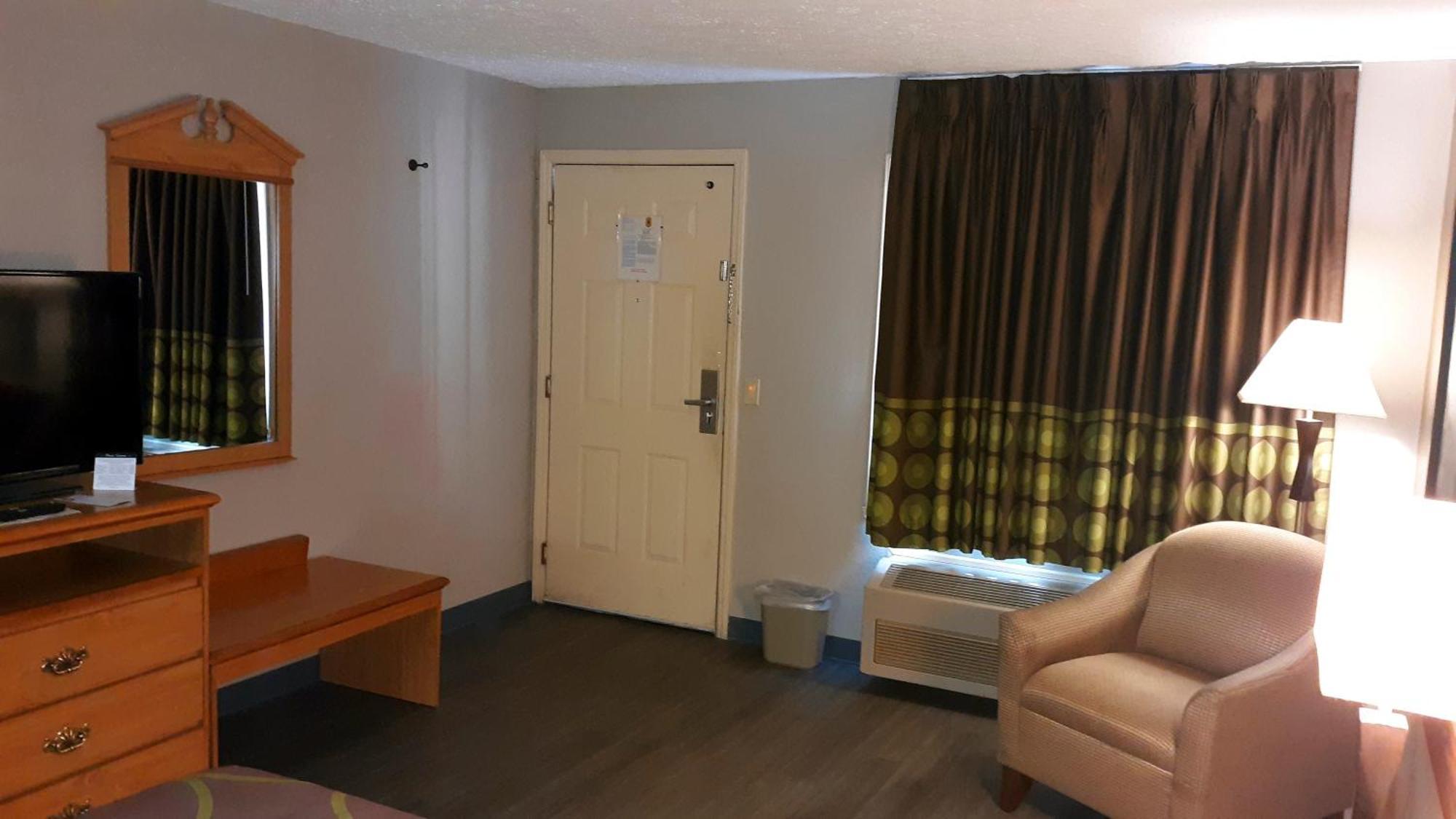 Super 8 By Wyndham Fort Chiswell Wytheville Area Max Meadows Стая снимка